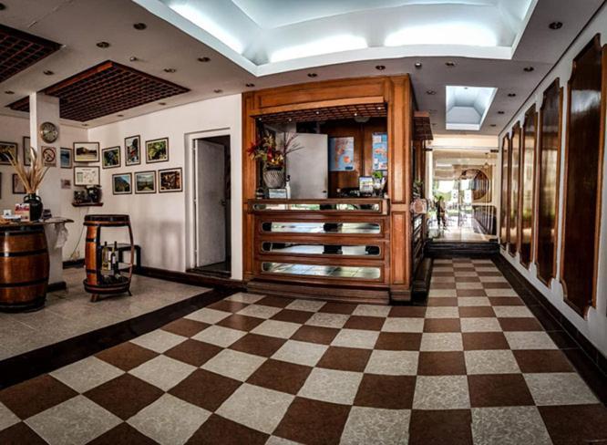 Hotel Emperador Кафайяте Экстерьер фото